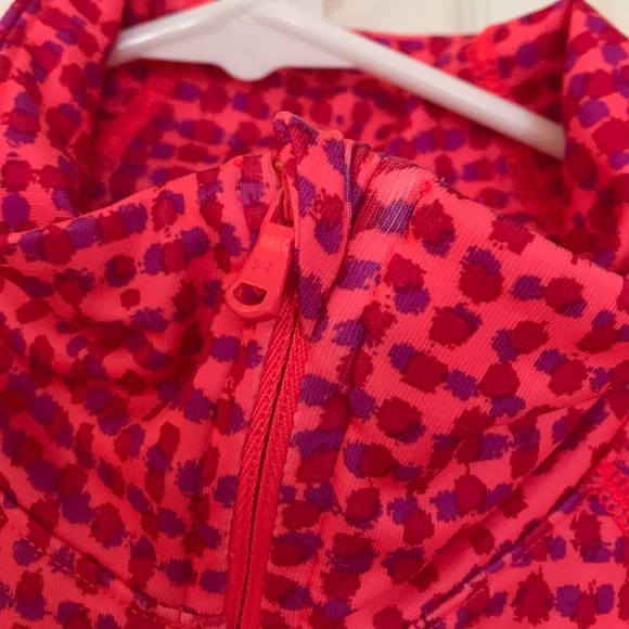 Under Armour top - Picture 6 of 7