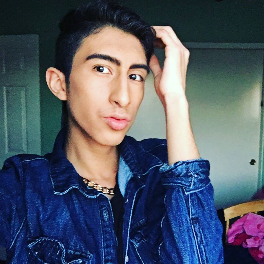 Meet your Posher, Alexis