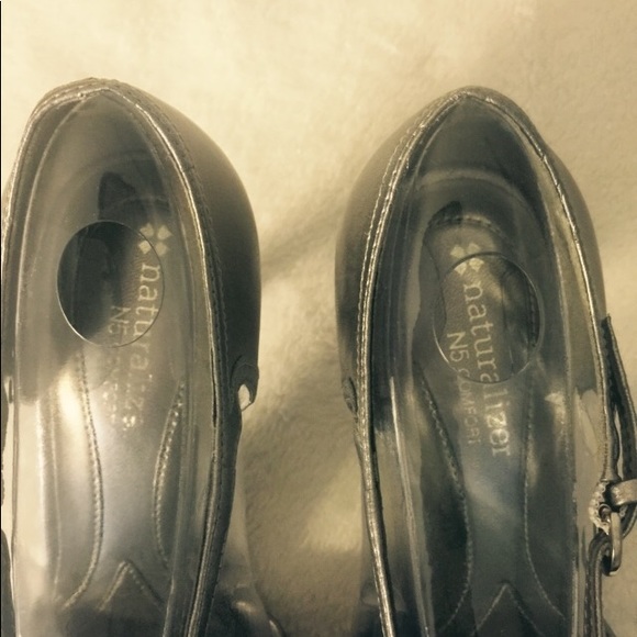 Naturalizer Shoes - Picture 4 of 5