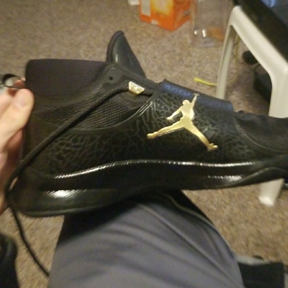 Air Jordan Shoes - Picture 1 of 1