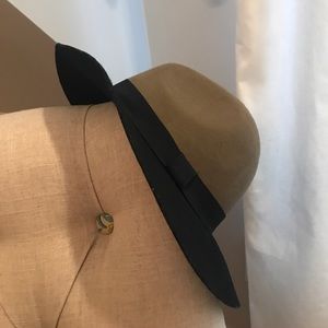 Urban outfitters floppy hat
