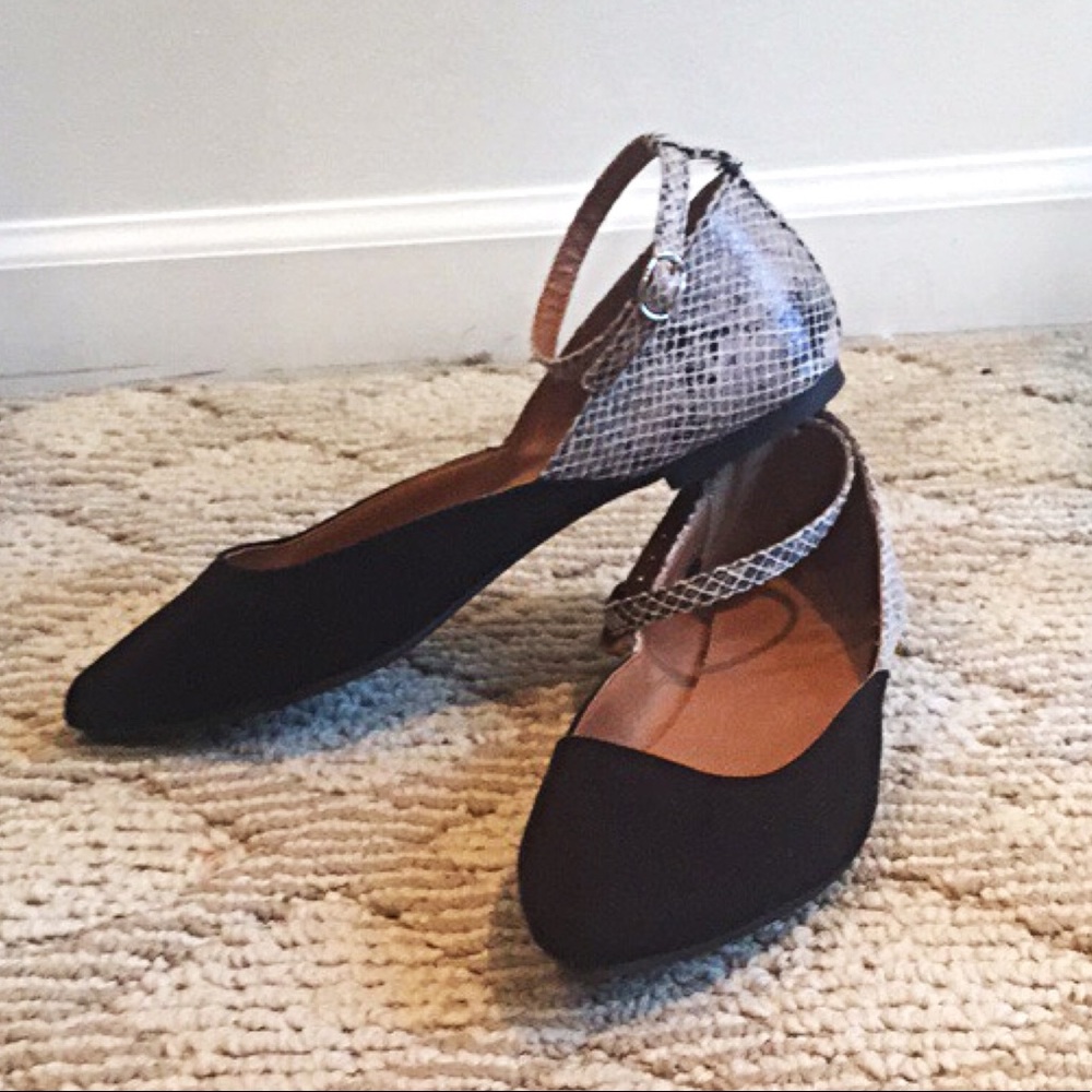 GAP pointed flats