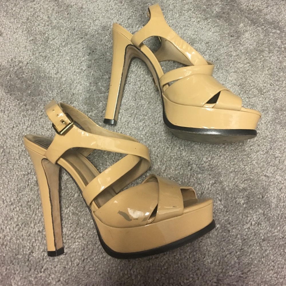 Pour le Victoire beige heel 8.5