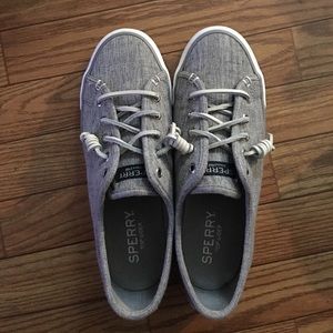 Women’s sperry worn once
