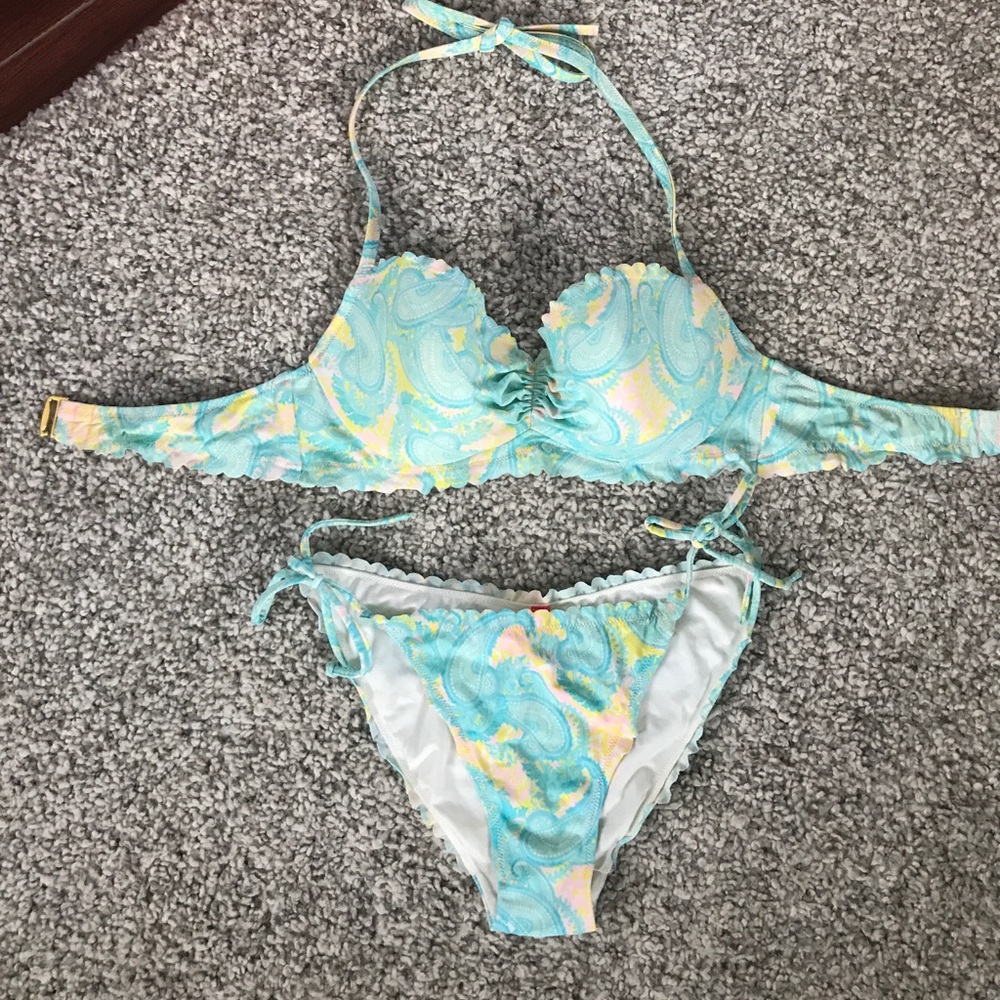 Victoria’s Secret Bathing Suit 👙