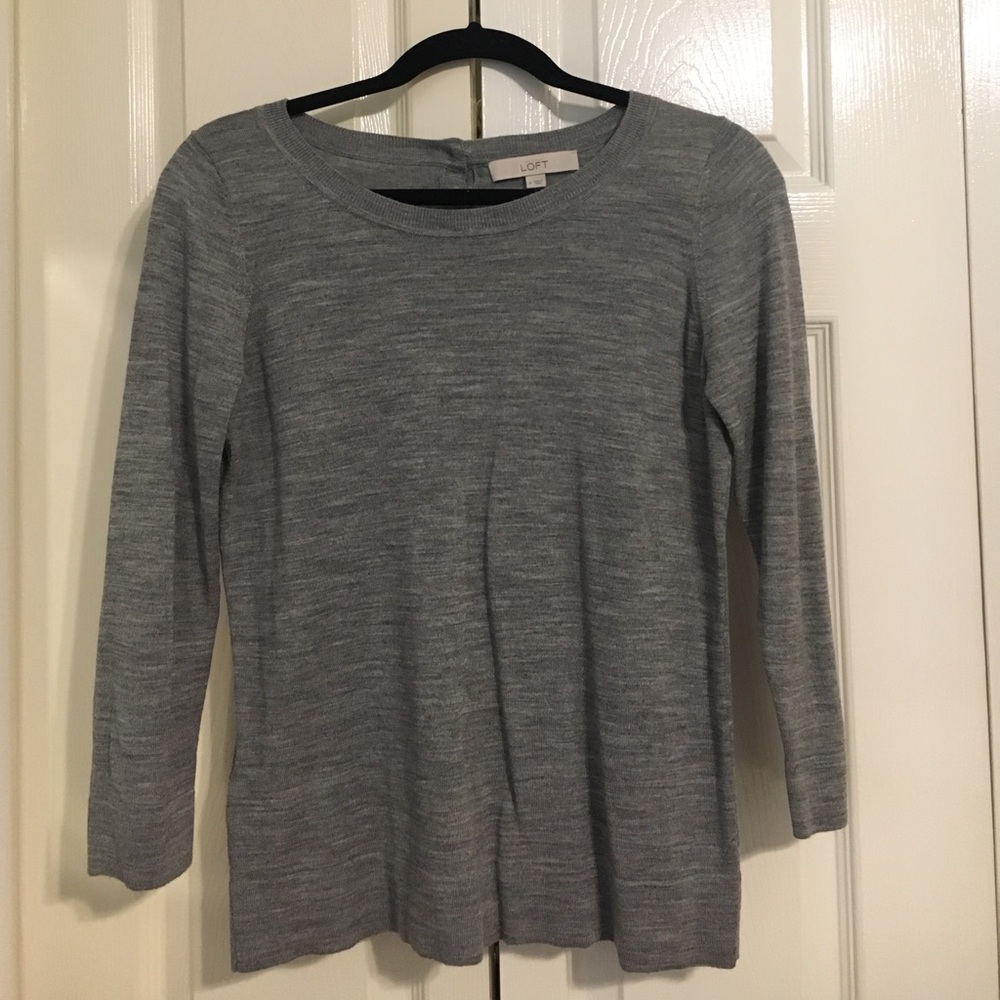 Light weight sweater