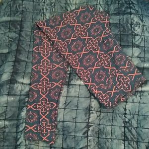 LuLaRoe Tall & Curvy Leggings