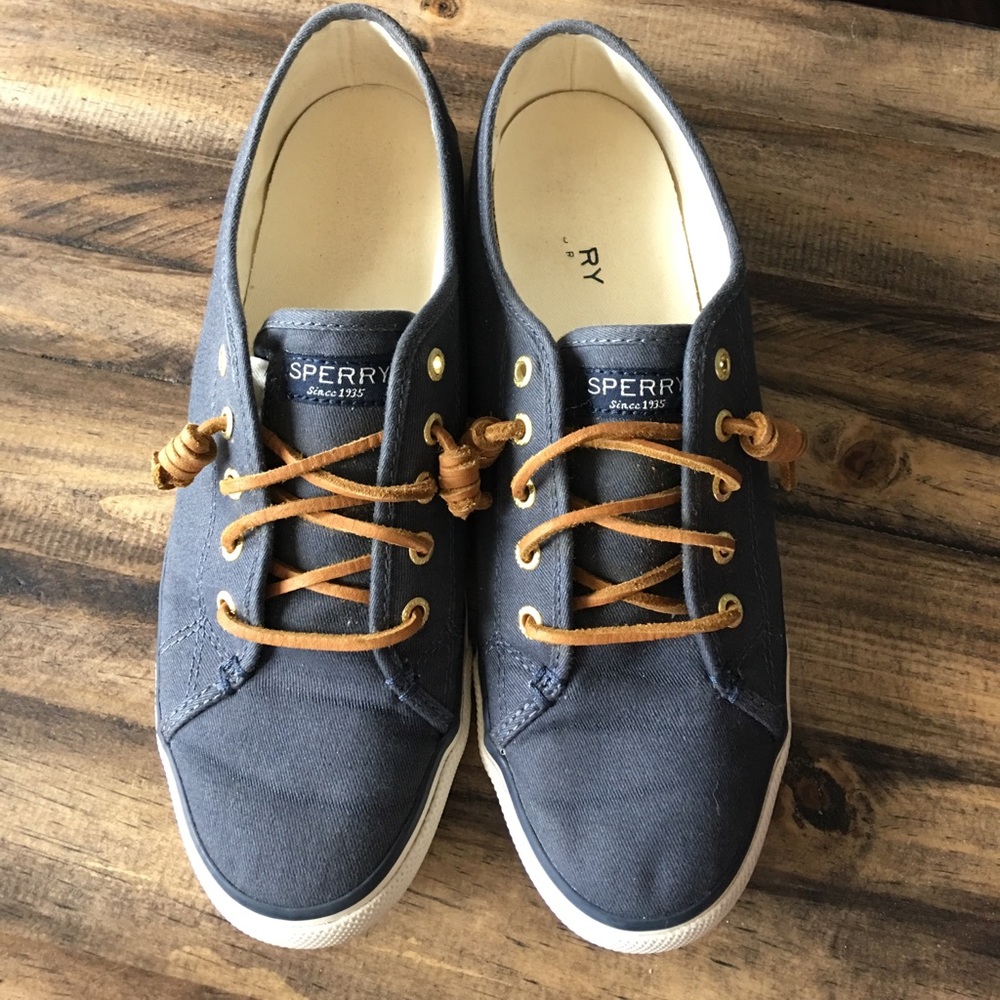 Navy Sperrys