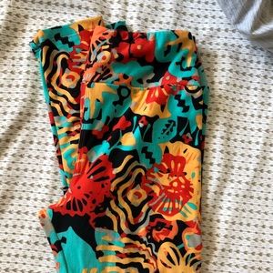 Lularoe float patterned leggings