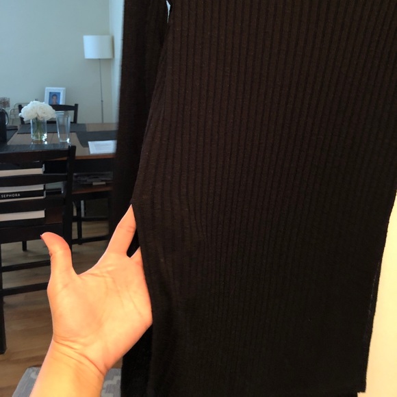 H&M V-Neck sweater - Picture 3 of 5