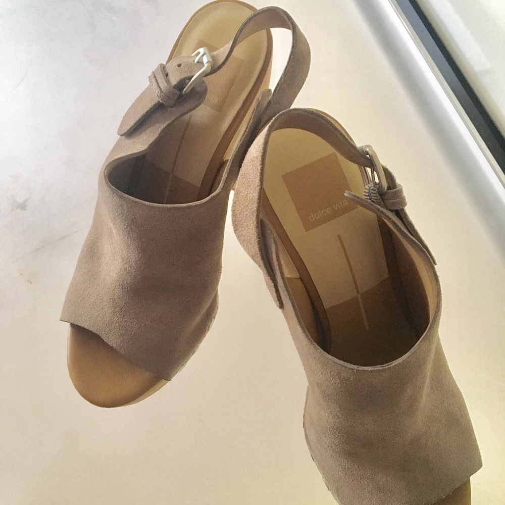 Dolce Vita Taupe Suede Platforms 7.5