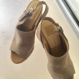 Dolce Vita Taupe Suede Platforms 7.5