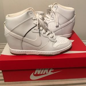 Nike Women’s Dunk Sky Hi Essential.