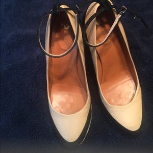 LEIFSDOTTI STRAP HEELS