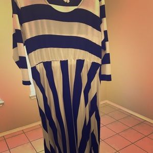 3/4 Sleeve Black/White Stripped Maxi Dress