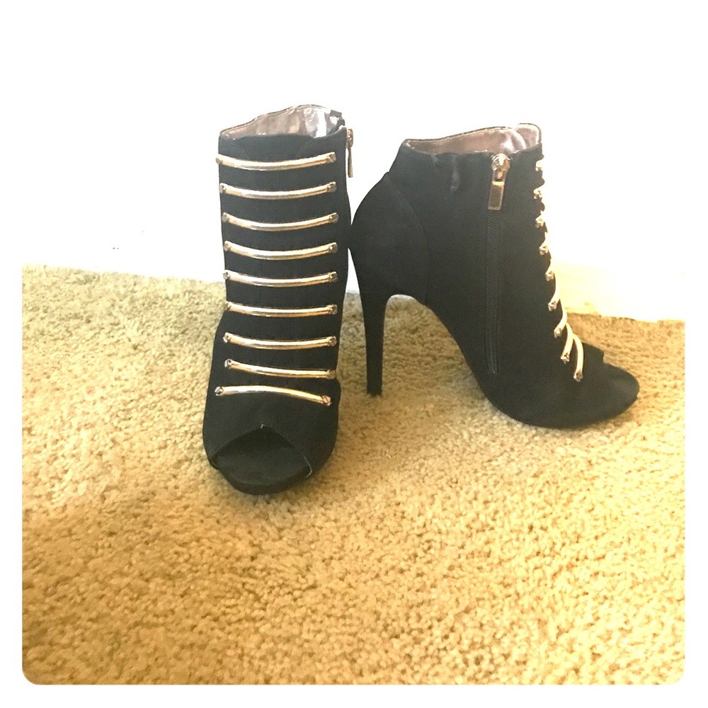 Cute black booties