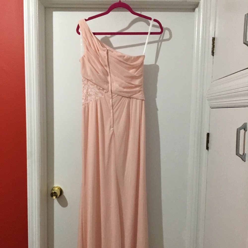 One-shoulder lace dress with mesh insert