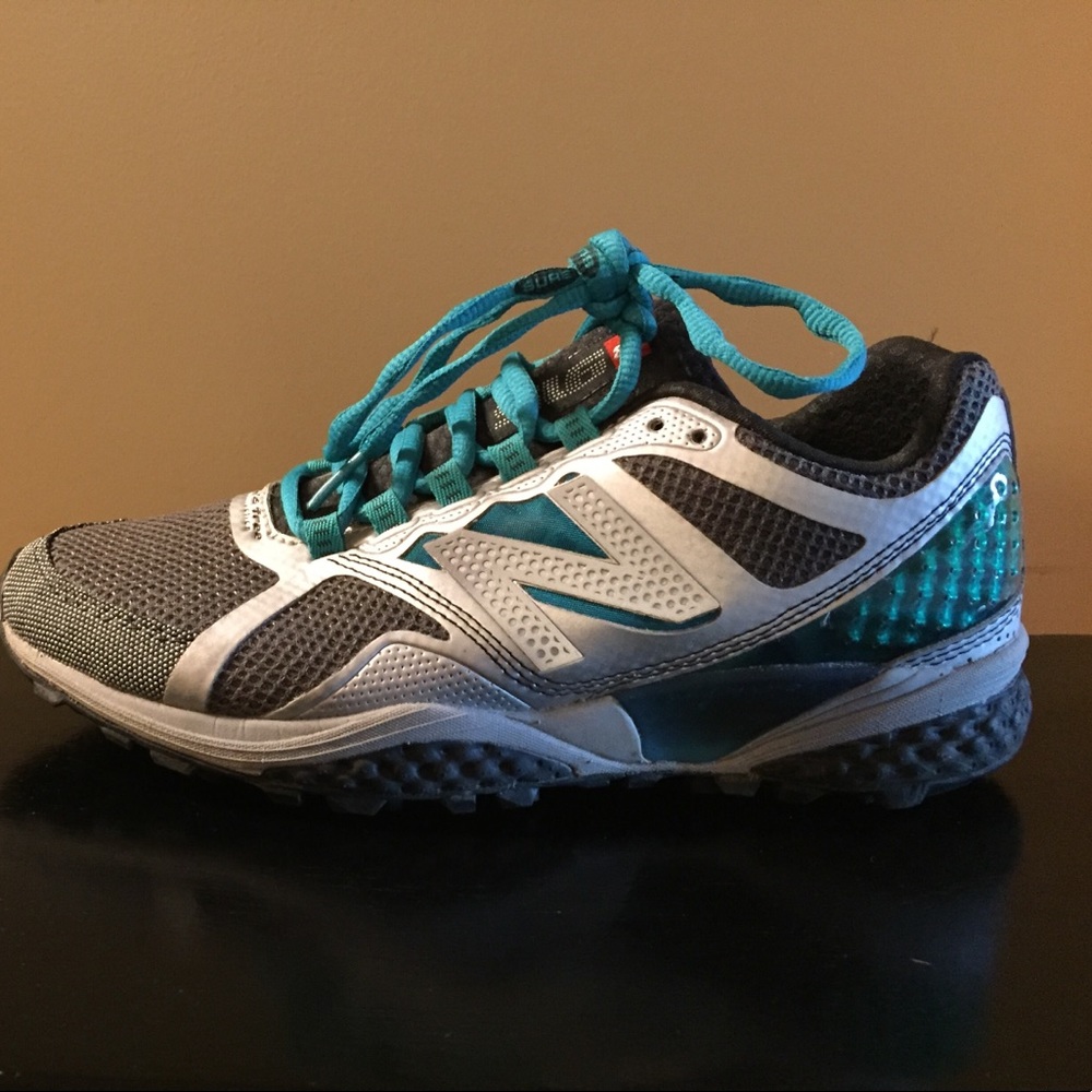 New Balance tennis shoes