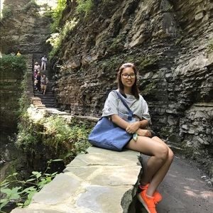 Meet your Posher, Ada