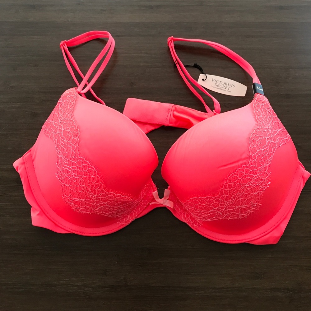 Victoria’s Secret Very Sexy Bra NWT