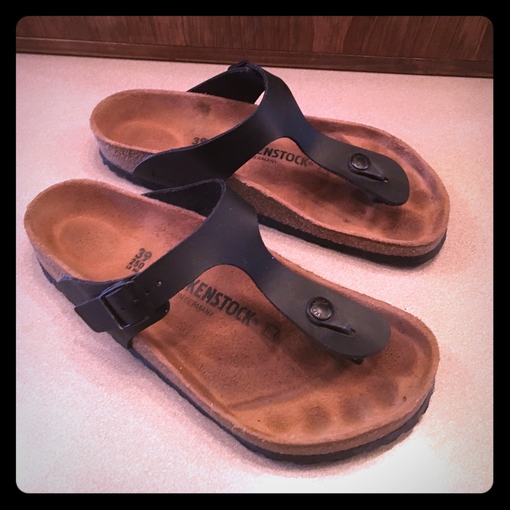 Birkenstocks T-strap black sandals