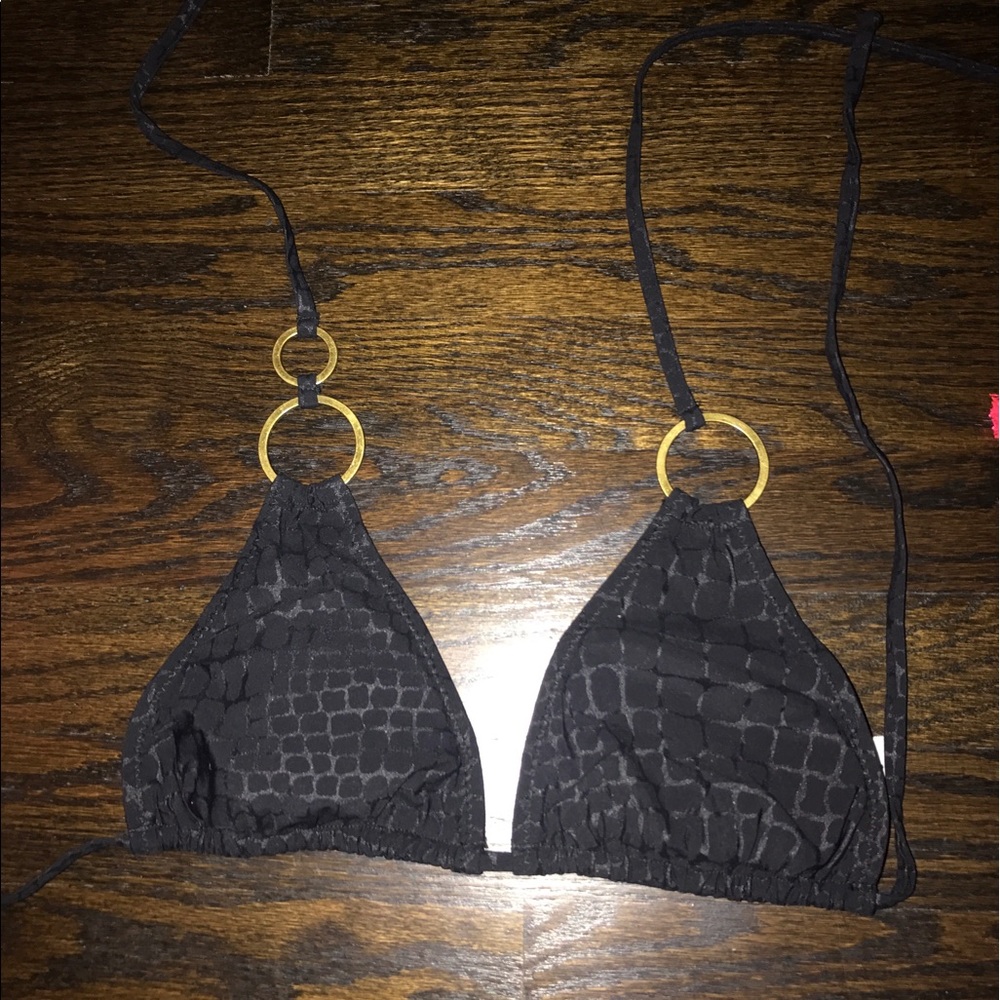 Patterned bikini top