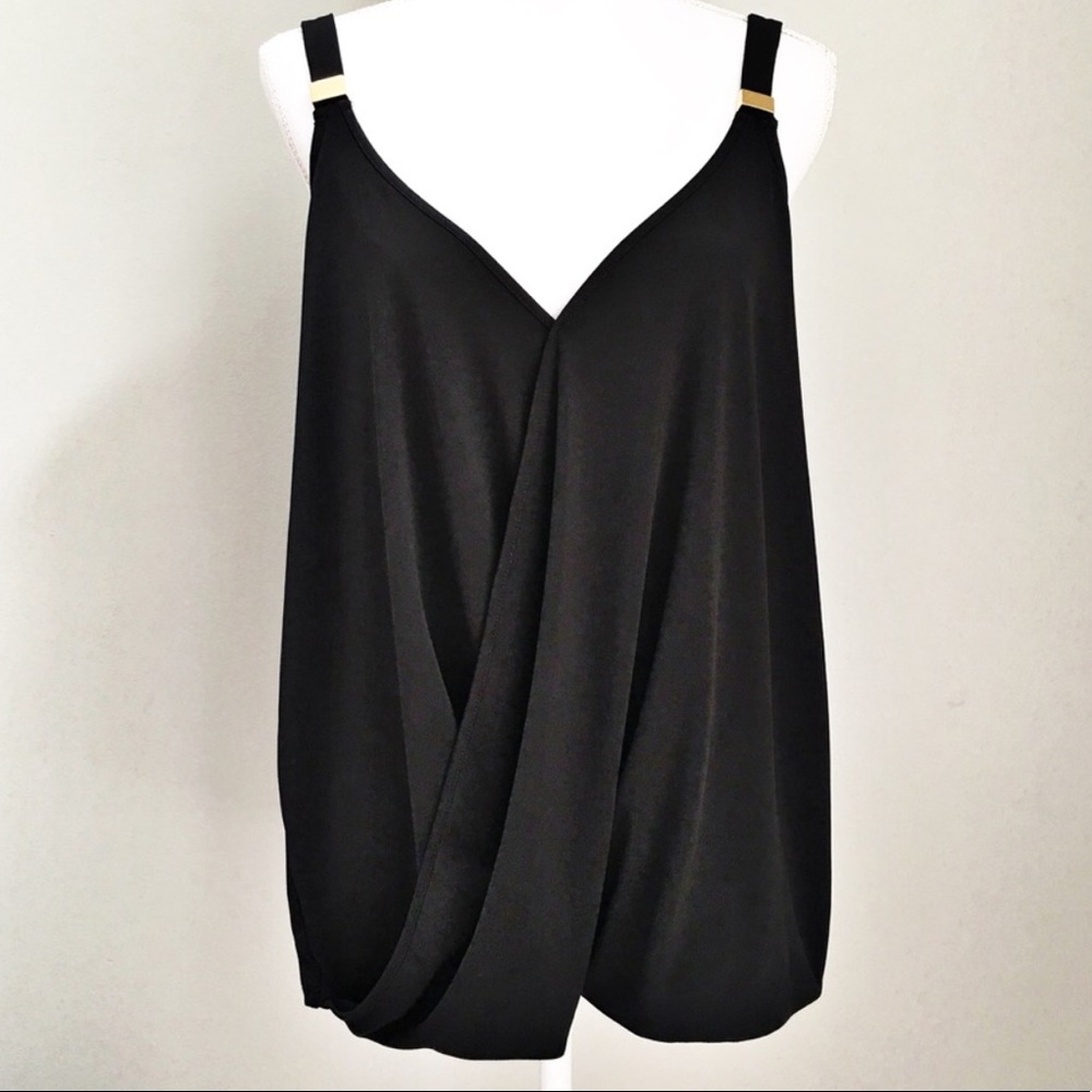 🍾Black tank saks fifth Ave