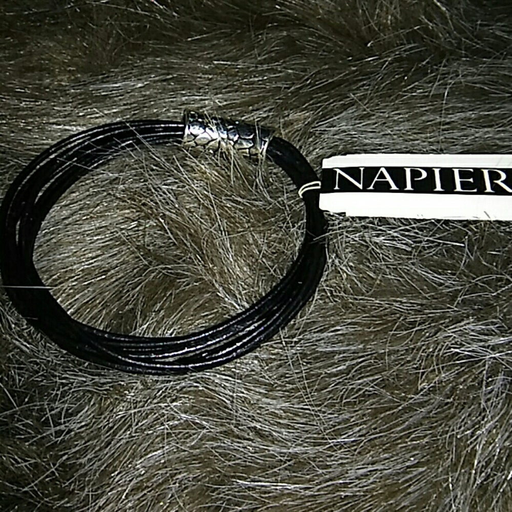 Napier NWT black magnetic bracelet