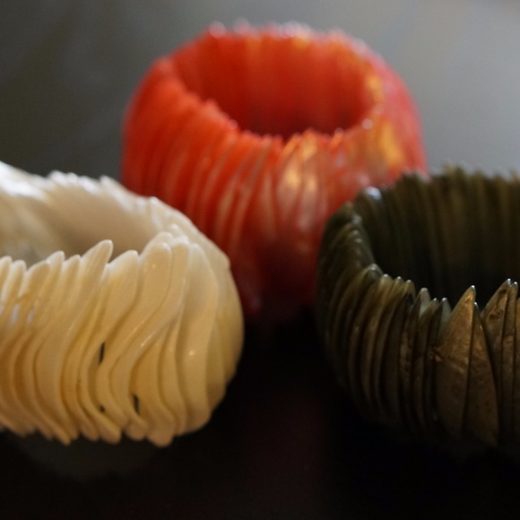 Hawaiian style seashell bangles / bracelets - Picture 1 of 3