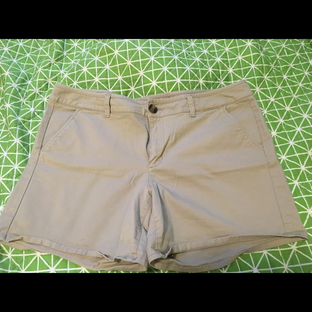 American Eagle Outfitters khaki shorts