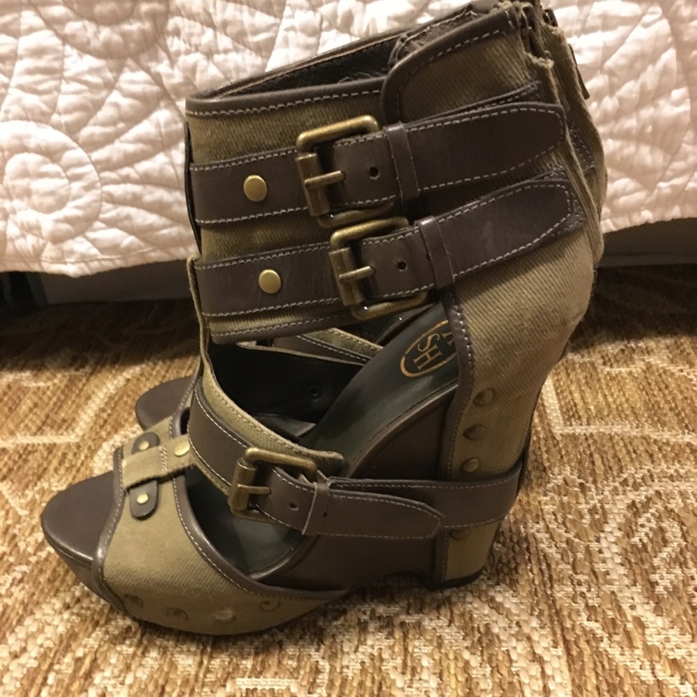 ASH LYN Wedges