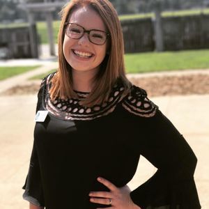 Meet your Posher, Caitlin