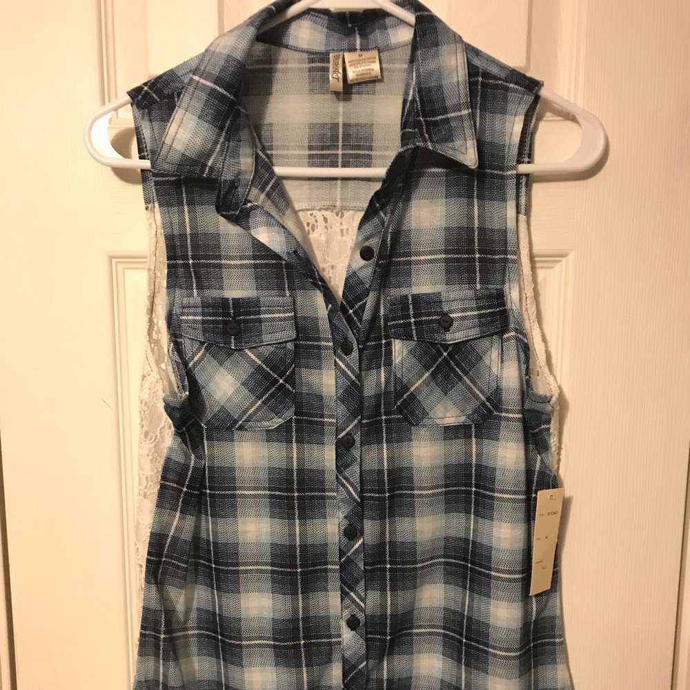 Sleeveless Button Up