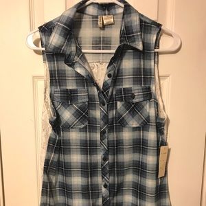 Sleeveless Button Up