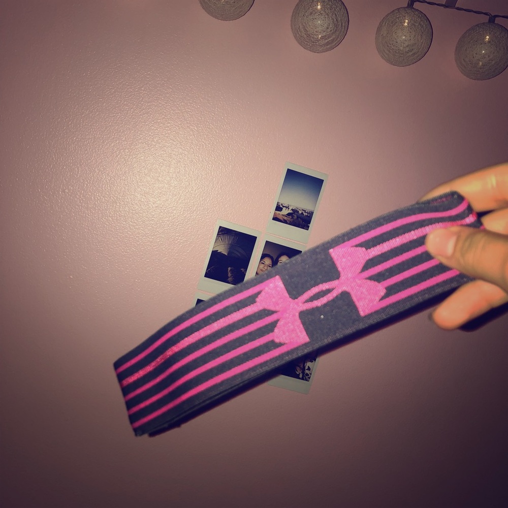 pink and black under armour headband never worn