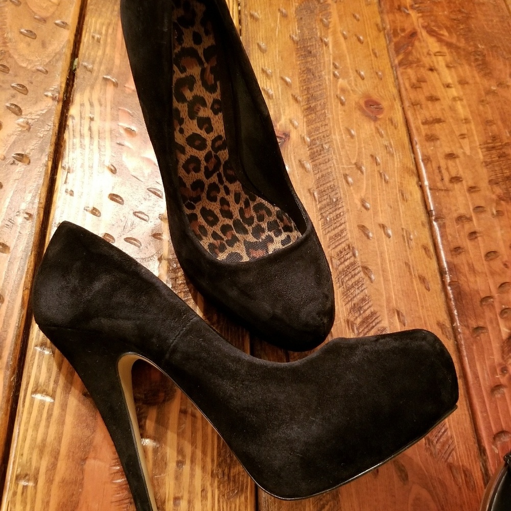 Black Suede platform pumps