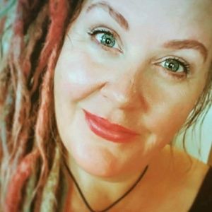 Meet your Posher, Kay