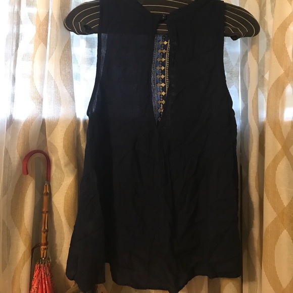 High Collar Tank with Tribal Detail & Keyhole Back - Picture 3 of 3