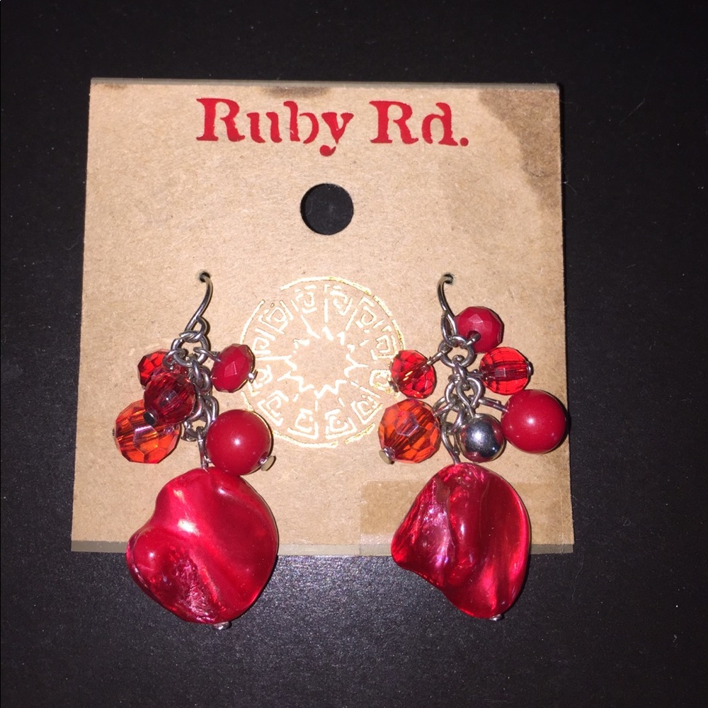 Earrings and necklace set
