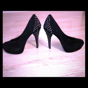 Kelsi Dagger Black Suede Spiked Pump