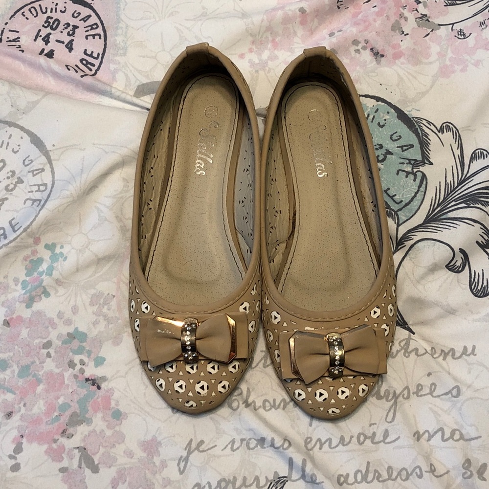 Tan Flats Like New