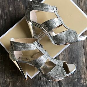 🎉SALE🎉Metallic Michael Kors Heels-was $51