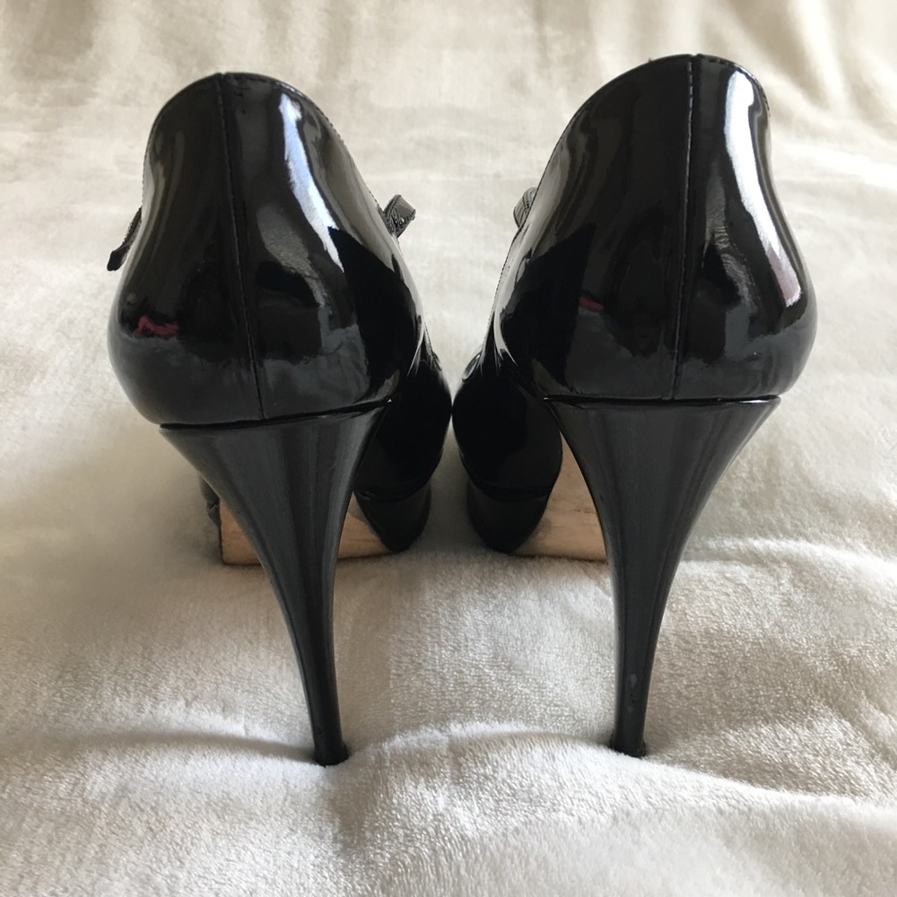 Yves Saint Laurent Patent Leather Tribute Heels - Picture 4 of 8