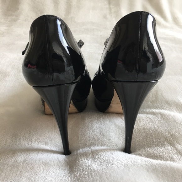 Yves Saint Laurent Patent Leather Tribute Heels - Picture 4 of 8