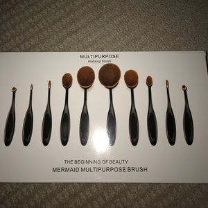 Multipurpose makeup brushes