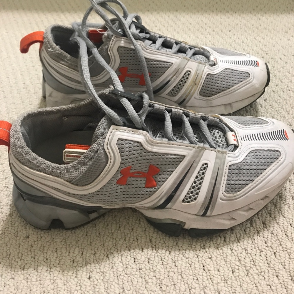 Under armor tennis shoes