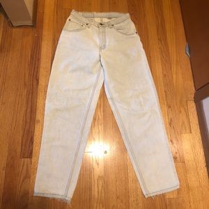 RARE WHITE VINTAGE LEVIS HIGH WAIST MOM JEANS