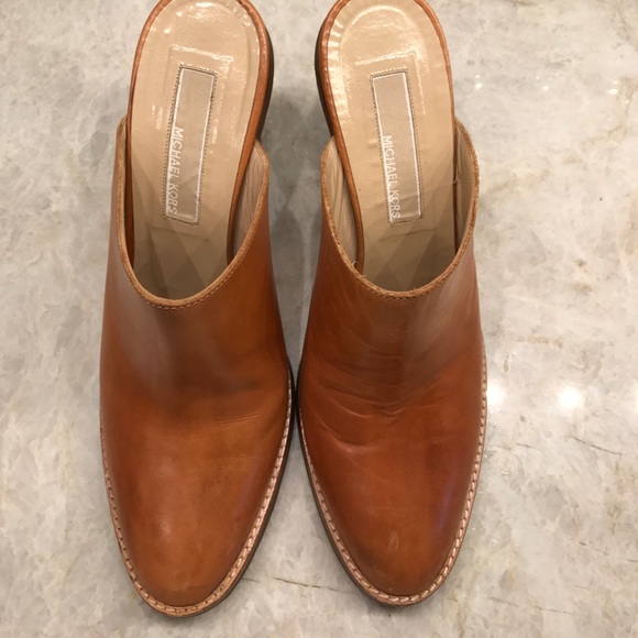 Michaels Kors Saddle Mule - Picture 2 of 8