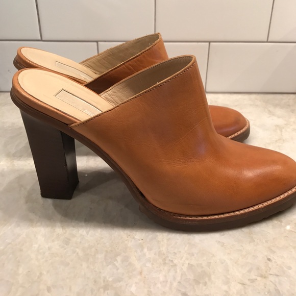 Michaels Kors Saddle Mule - Picture 3 of 8