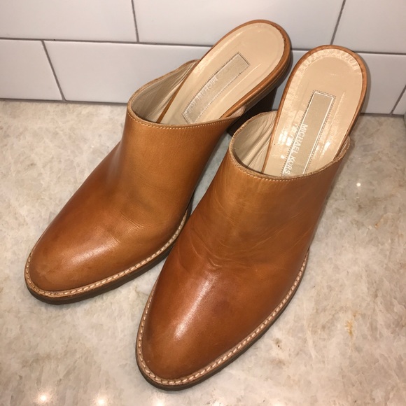 Michaels Kors Saddle Mule - Picture 8 of 8